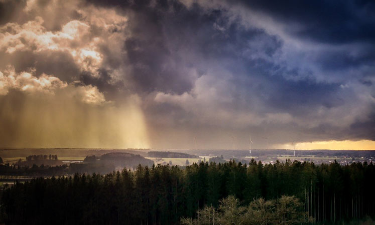 Thunderstorm while the sun is shining
