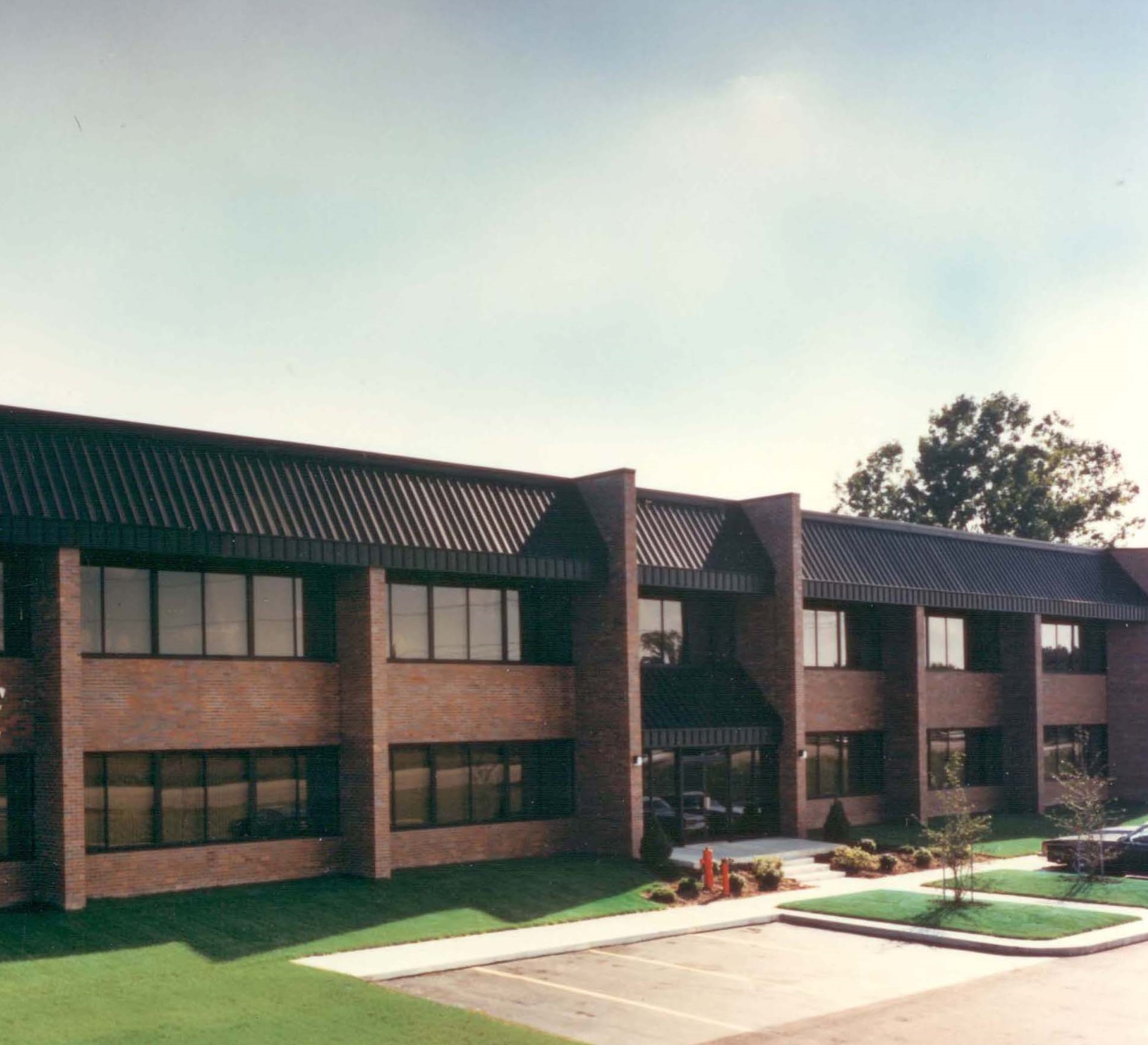 Cloverleaf Office Building